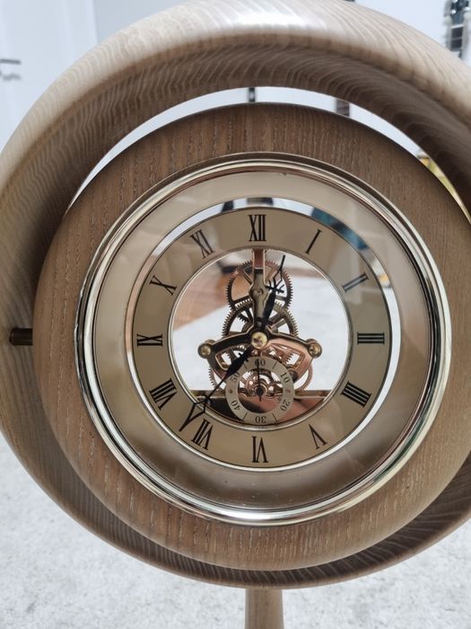 Relógio em madeira trabalhada. REDUÇÃO DE PREÇO!!!