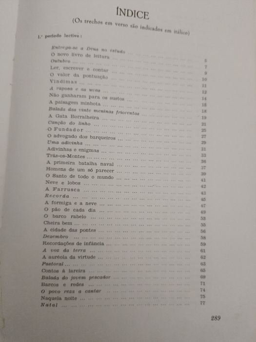 Livro escolar antigo