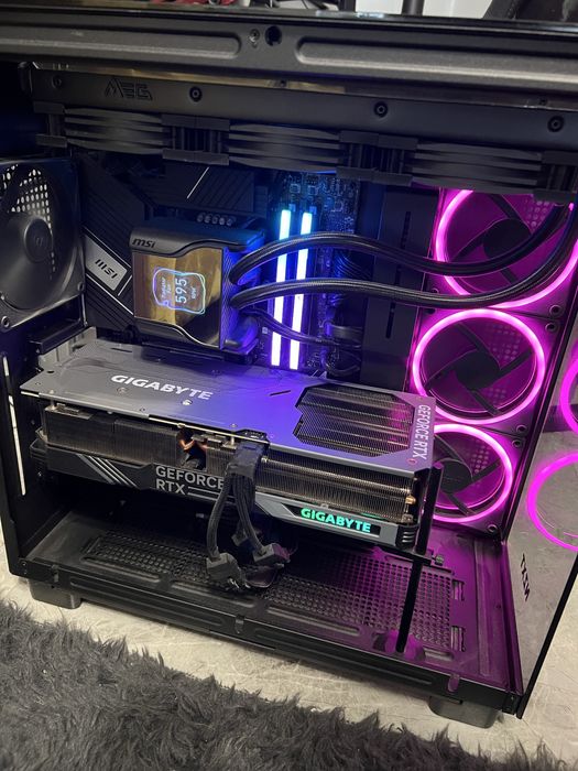 Nvidia RTX 4080 OC Edition | intel i9-12900K | Corsair 32GB RAM | NZXT H9 Flow