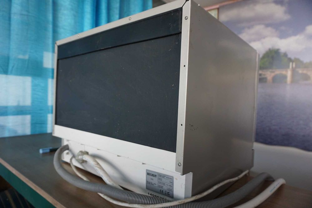 Máquina de Lavar Copos Becken – Compacta para Bar/Café