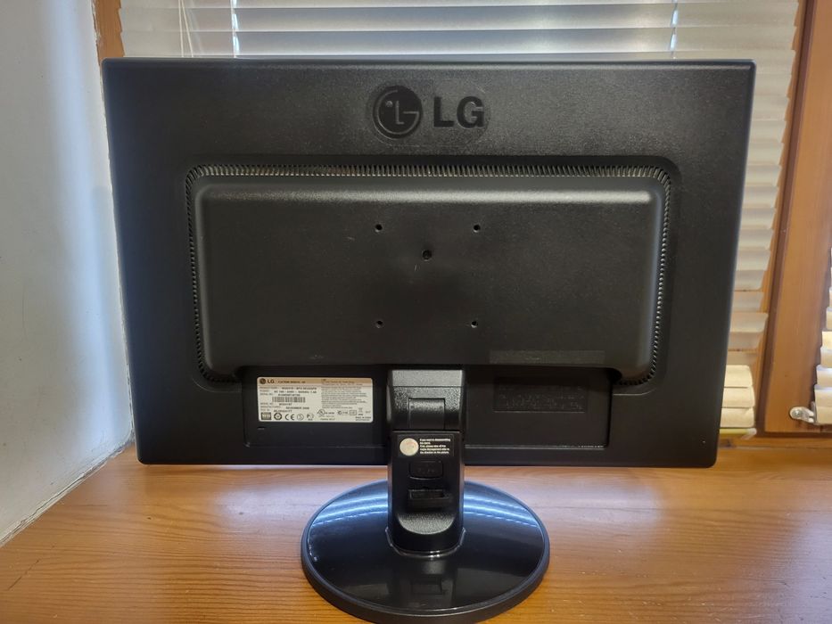 Монітор 22" LG W2241S