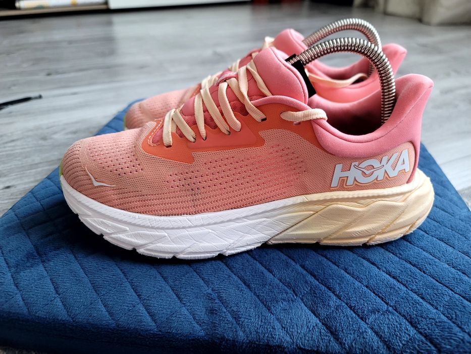 hoka arahi - купить кроссовки женские - Цена на OLX.ua