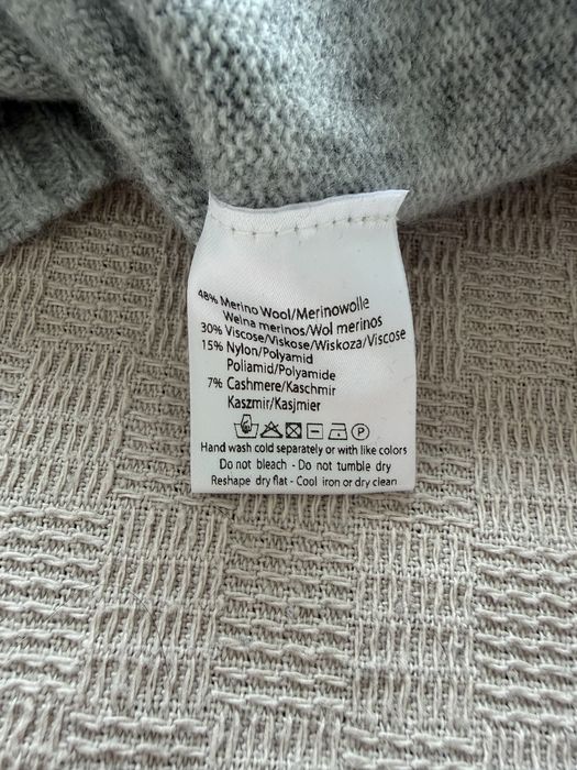 Sweterek z wełny merino