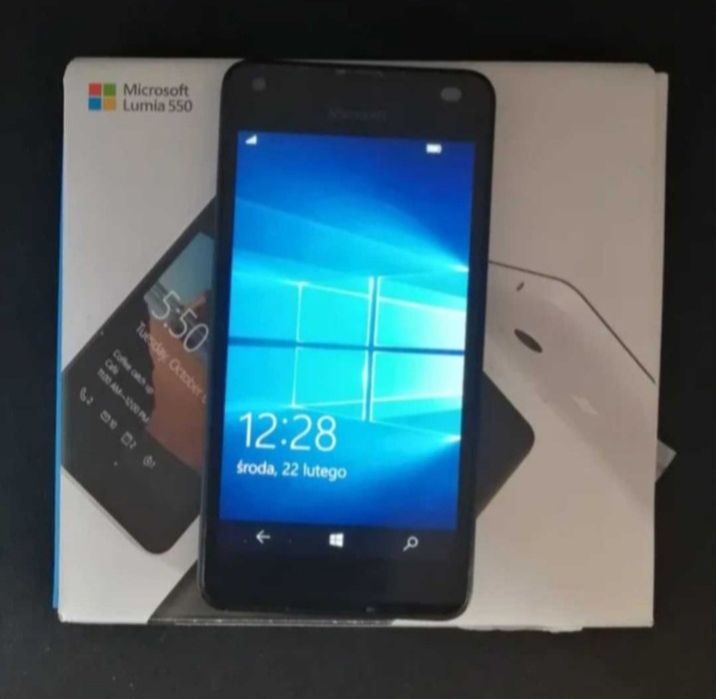 Microsoft/Nokia Lumia 550 - pełen komplet.