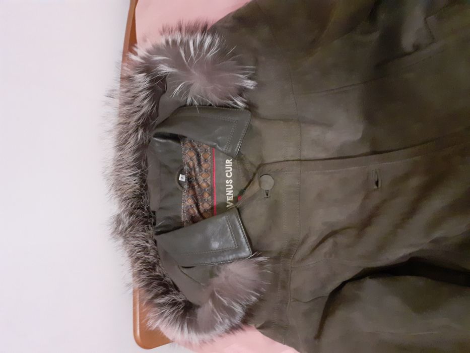 Casaco comprido em pele