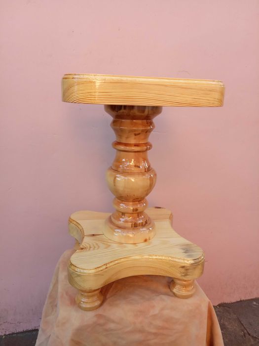 Підставка ,табурет під кімнатне дерево