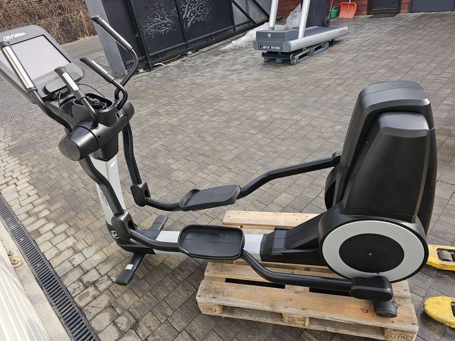 Orbitrek Life Fitness Elevation 95X Discover SE Promocja