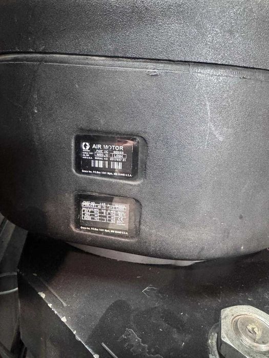 Dwuskładnikowy agregat klejowy Graco C68 – PMP-070