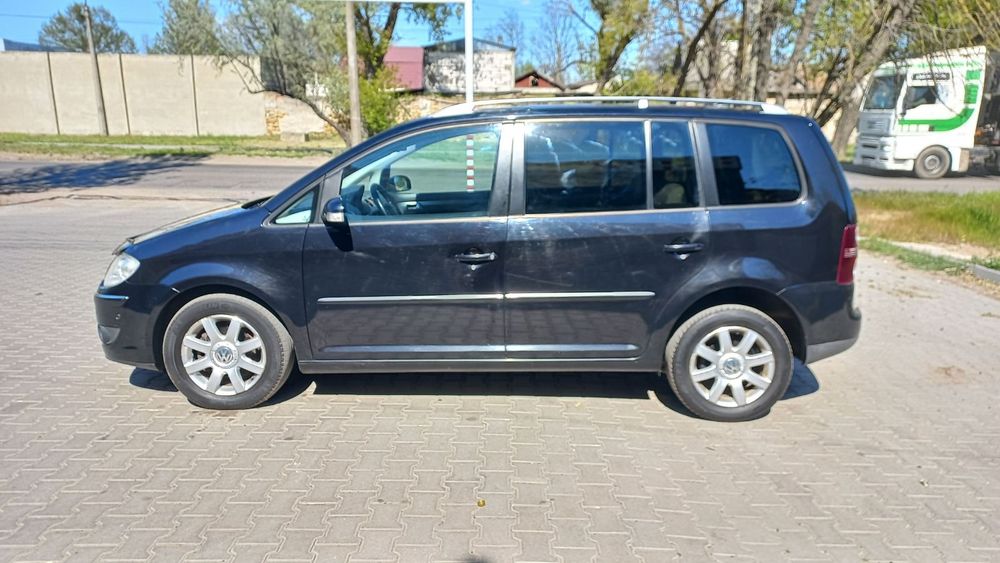 Volkswagen Touran 2008 гв. Бензин-механика