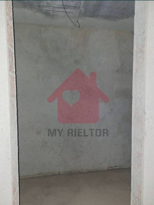 Продаж квартири з видом на Озеро!