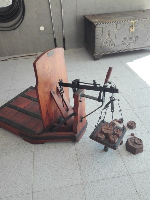 Vende-se balança decimal , reliquia .