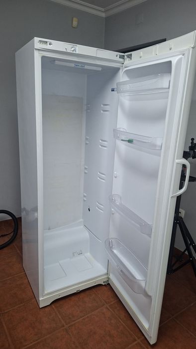 Frigorífico Indesit para peças