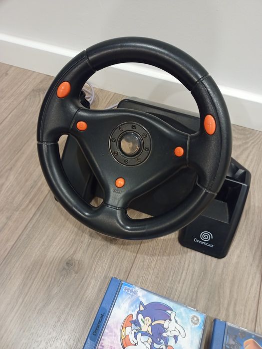 Dreamcast + jogos + 2 comandos + 2 VMU + volante