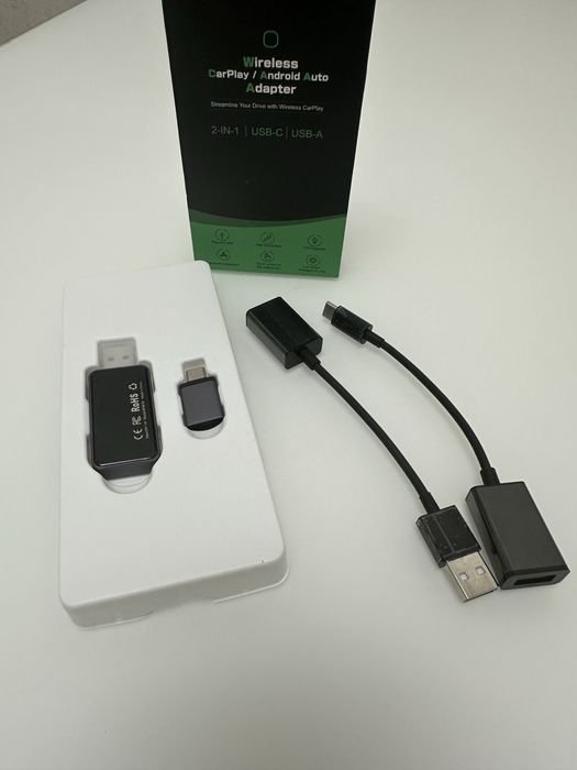 Бездровий адаптер для CarPlay та Android Auto (2-в-1).
