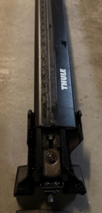Bagaznik bazowy belki Thule WingBar Edge Czarne Audi A4 B9 zestaw
