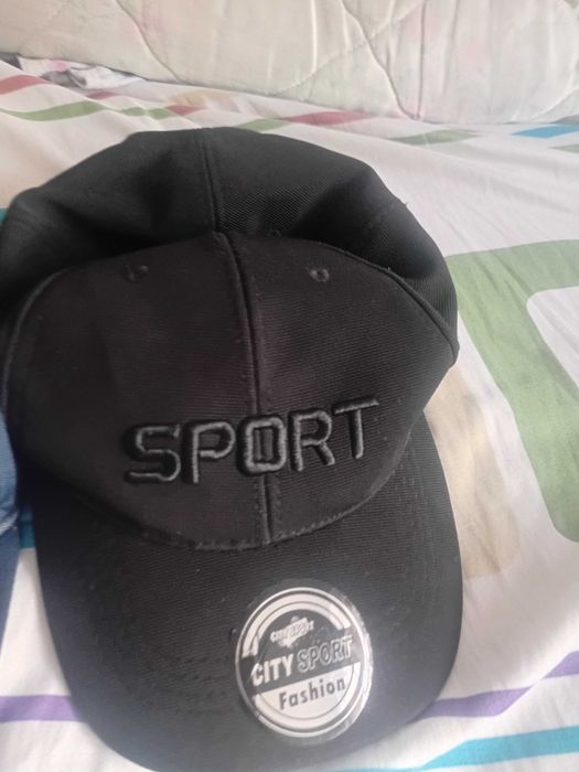 Troco esses 2 chapéus por 1 jogo do PS 2