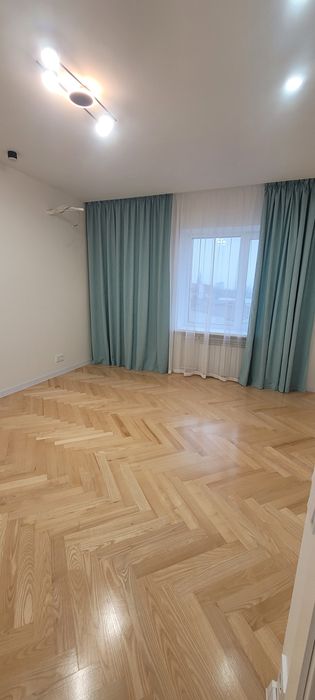 Продам 3 кім. квартиру в центрі біля метро Золоті Ворота
