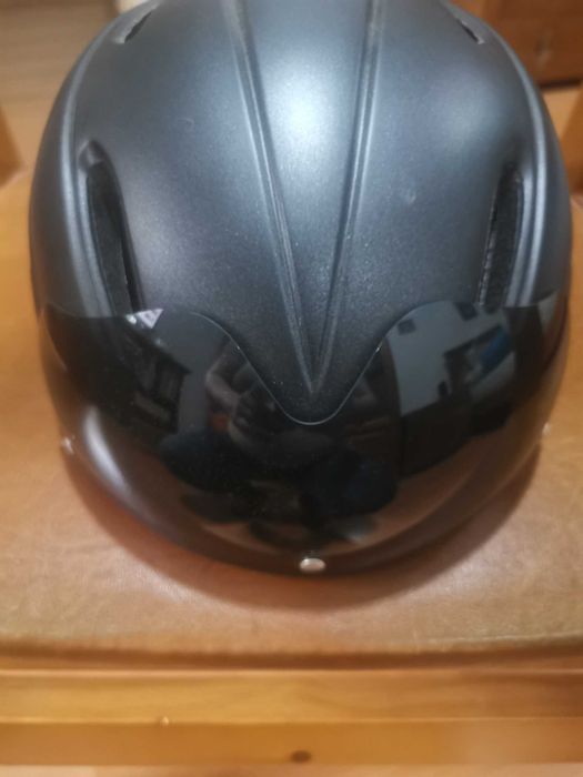 Capacete bike com luz traseira, óculos e saco