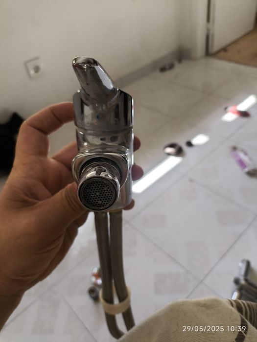 Torneira lavatório bidé pesada como nova Sanitana