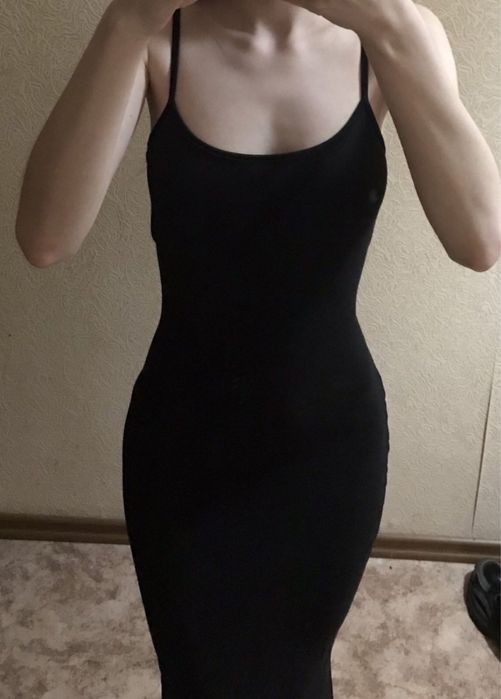 Сукня жіноча чорна довга