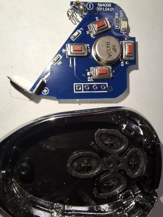 Пульт на 4 кнопки SM400B для воріт та шлагбаумів