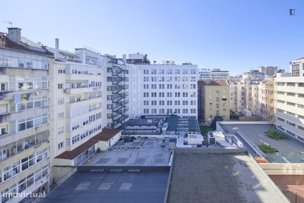 Quarto - localizado em Entrecampos Lisbon