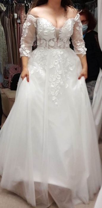 Vestido de noiva romântico com renda floral – Noiva Lusa