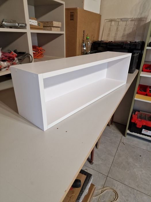 Półka wisząca, solidna, pełne plecy