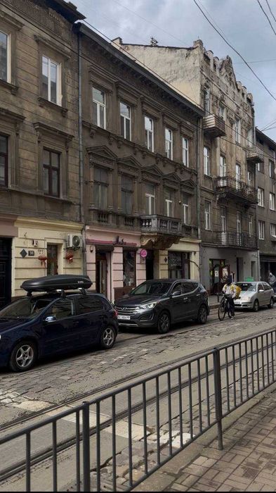 New! Квартира в центрі Львова, інвестиція, 2 квартири які діляться на 3 чи 4. Фасадні вікна. Дорошенка. Оперний. Для оренди квартира або житла.