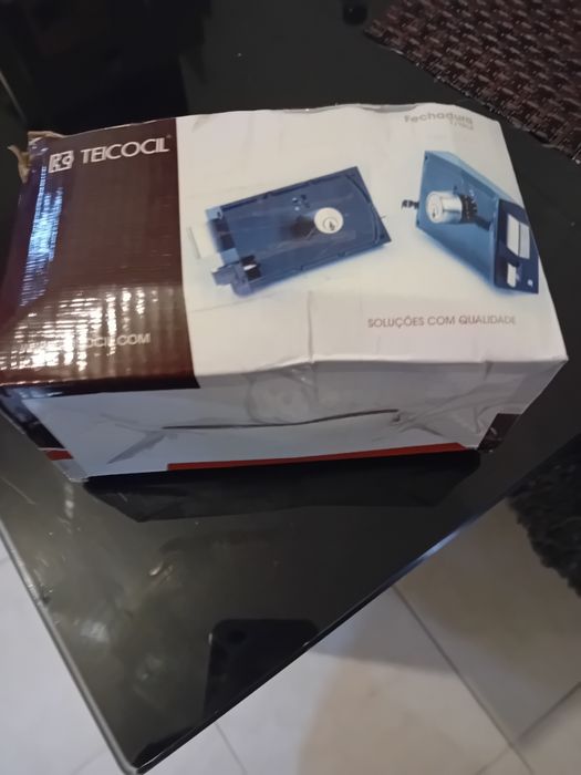 Vendo fechadura nova