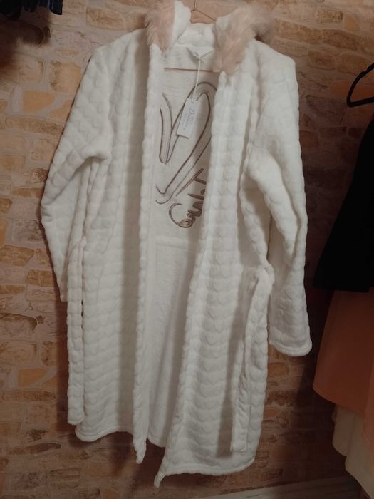 (XS/S) RIVER ISLAND/ Futrzany szlafrok z kapturem z Londynu, NOWY