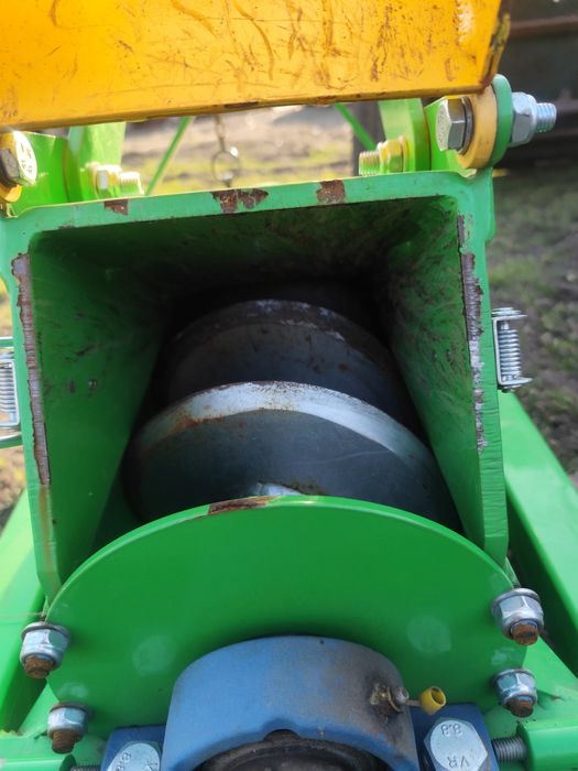 Продам шнековий подрібнювач гілок ПГ-60 навісний з яблучком під причіп