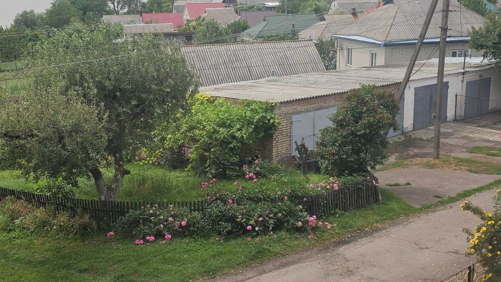 Індивідуальна три кімнатна квартира, з гаражем та видом на річку Супій Є відеогляд