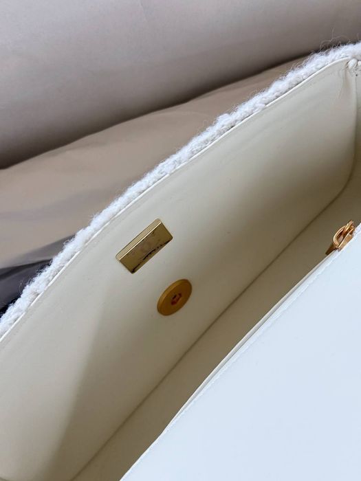 Chanel Classic Flap Bag Tweed with Gold-Tone Metal , жіноча сумочка