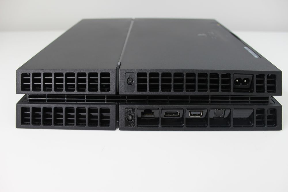 PS4 1Tb/ 2 comandos/ 1 cabo de carregamento/ Caixa original