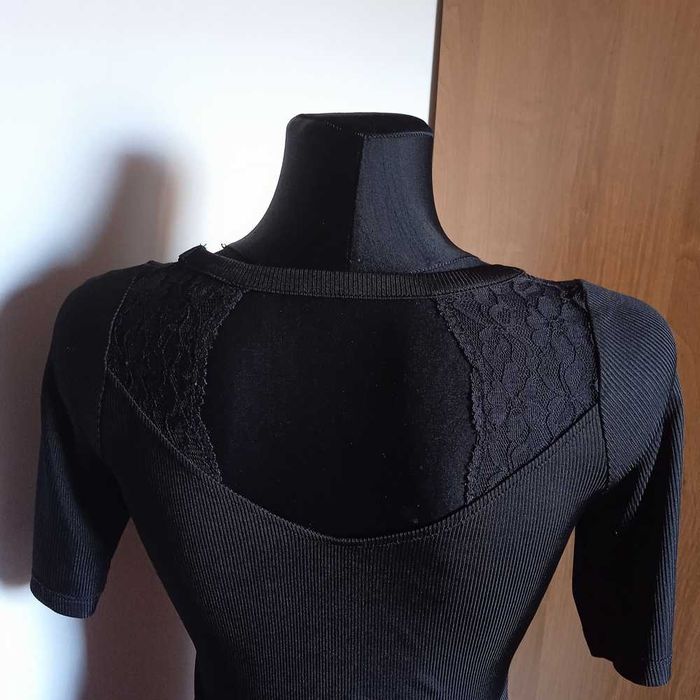 Bluzka czerń koronka odkryte plecy r. 36