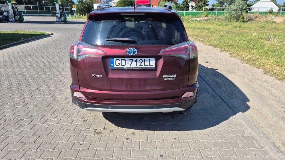 Skrzedam Toyota rav4 hybryda 2016
