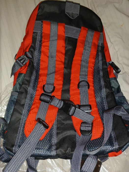 Новий рюкзак універсальний чорний/червоний