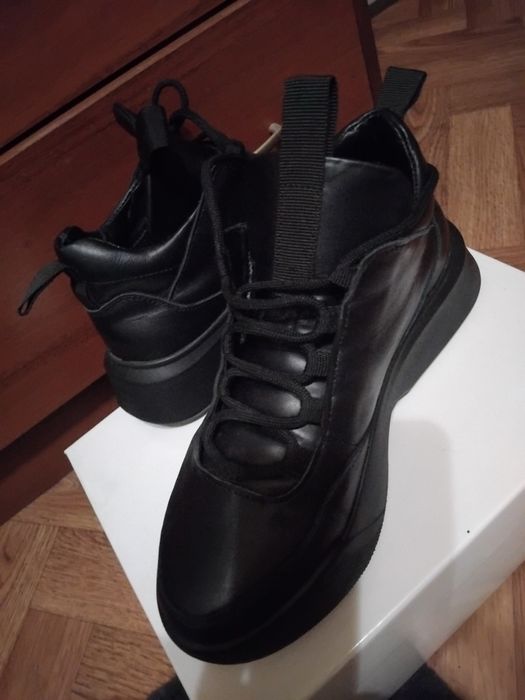 Кожаные кроссовки весна осень