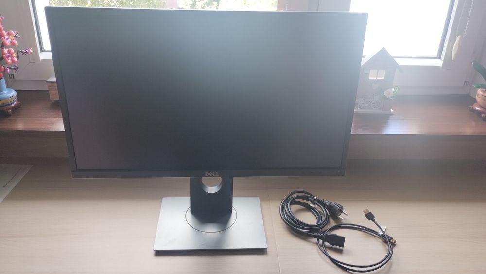 Monitor DELL 24 cale