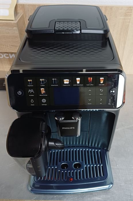 Кавомашина преміум класу Філіпс Saeco Philips EP5500 EP5547 українська