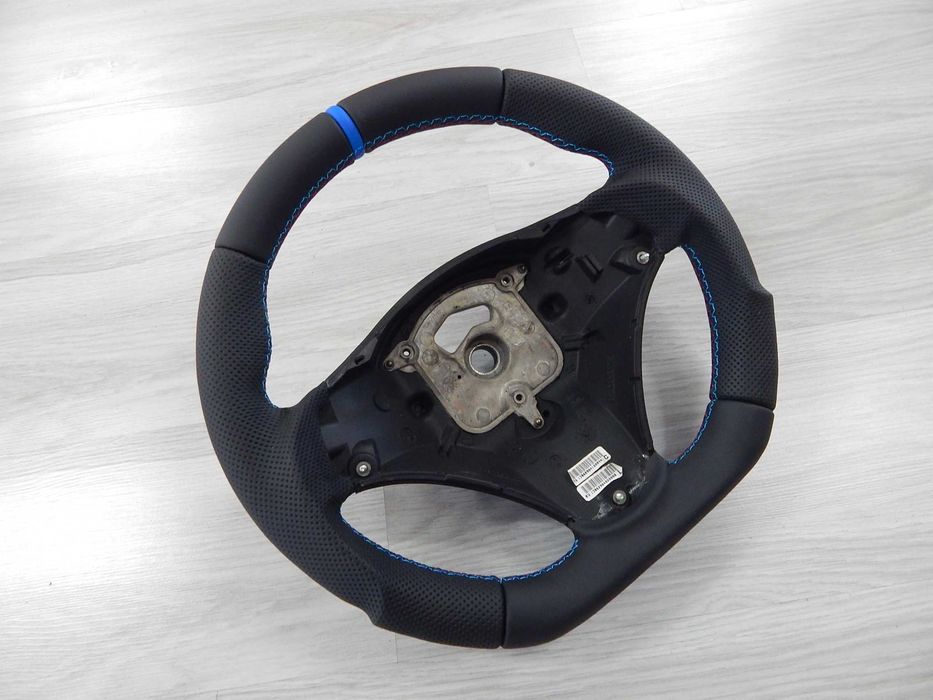 BMW E81 E82 E84 E87 E88 E90 E91 E92 kierownica skóra sport 3-369-E87-1