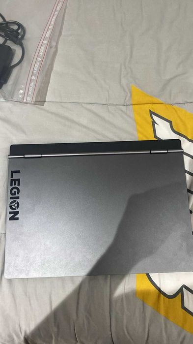 Lenovo Legion Y740 i7‑9750H RTX 2070 Max‑Q — para peças / reparação