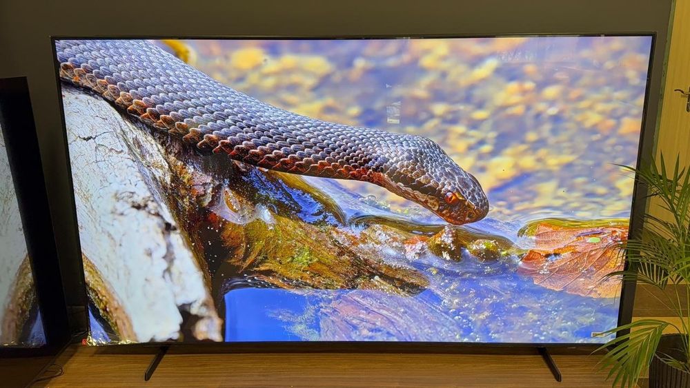 85" 2024 4К UHD Смарт Український SAMSUNG 85DU71 з Німеччини НОВИЙ
