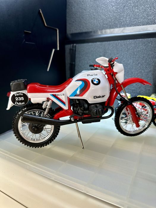 Miniatura BMW R80 G/S Paris-Dakar 1/10 by Guiloy com Caixa