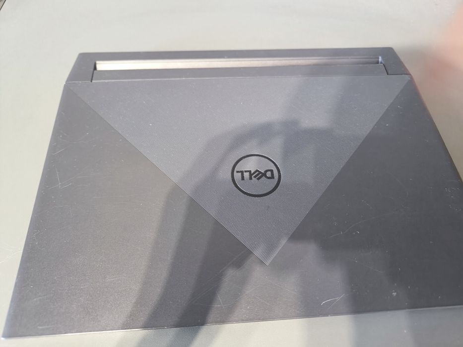 Laptop gamingowy Dell g15
