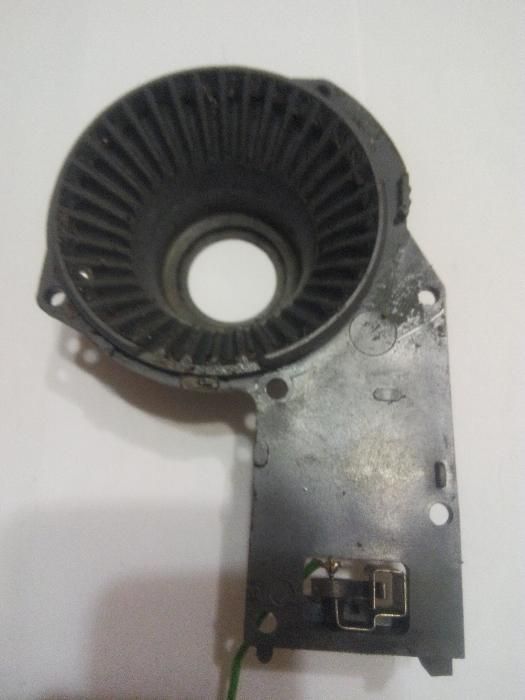 Крышка редуктора для мясорубки Бош