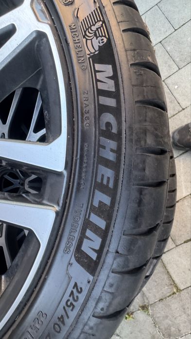 Оригінальні диски KIA R18 з шинами Michelin Pilot Sport 4 225/40 R18