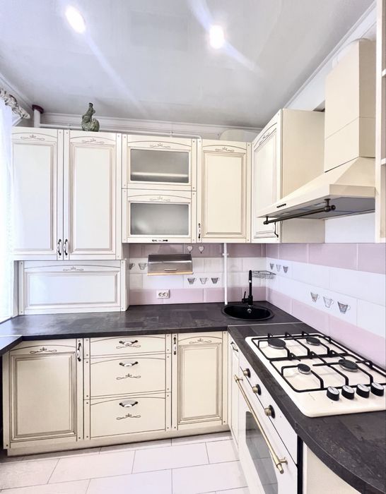 Затишна квартира в центрі! Мінімальне оформлення!