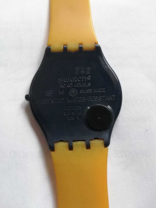 Relógio Swatch Skin Amarillo SFN101